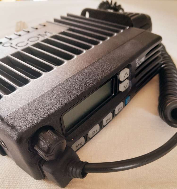 ICOM IC-F110 VHF TRANSCEIVER